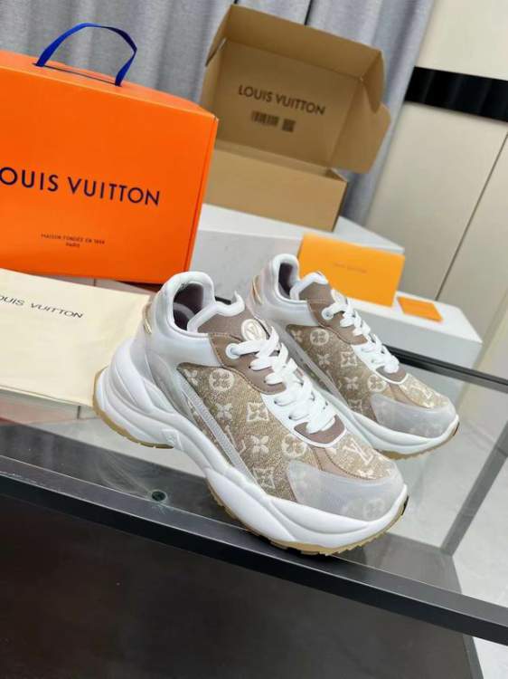 Picture of Louis Vuitton Shoes _SKULVsz35-41mnf040717733